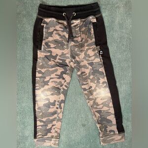 Rags to Raches 6y camo pants!